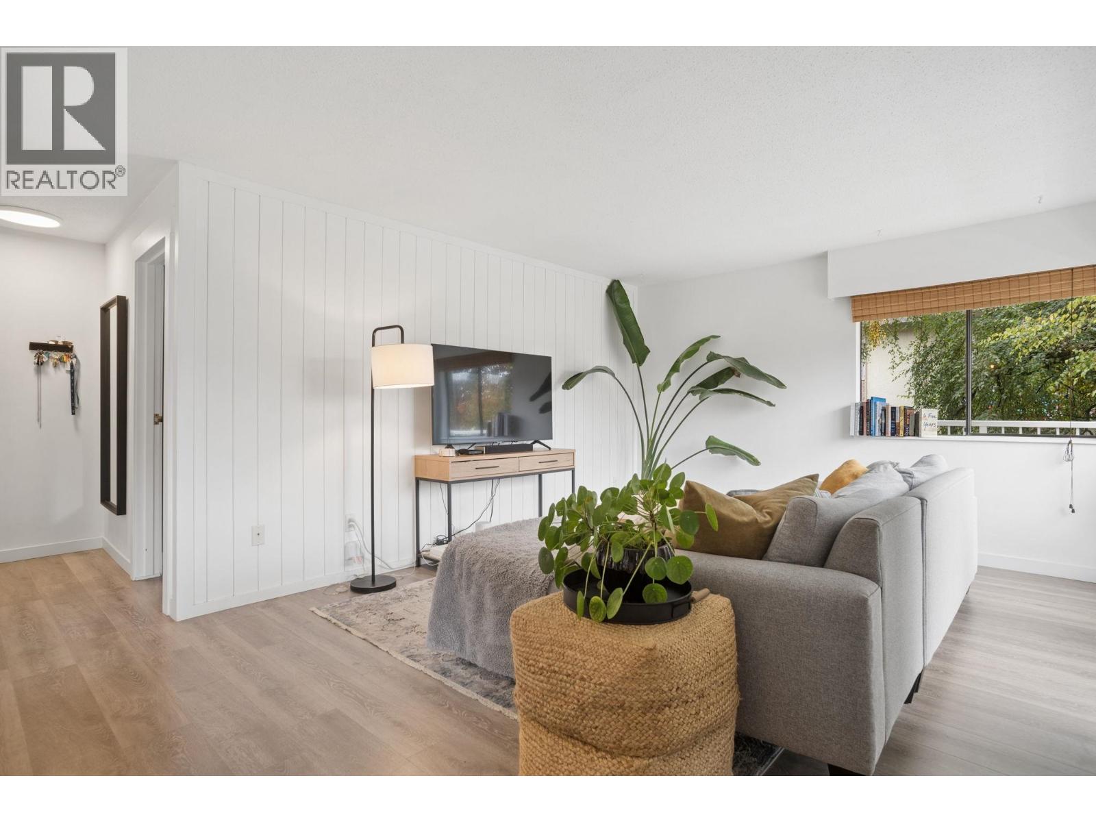 204 331 KNOX STREET, New Westminster