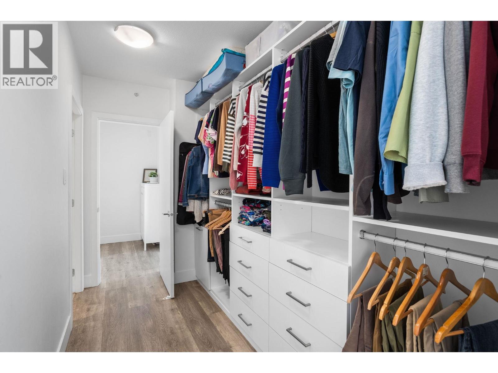 306 158 W 13TH STREET, North Vancouver