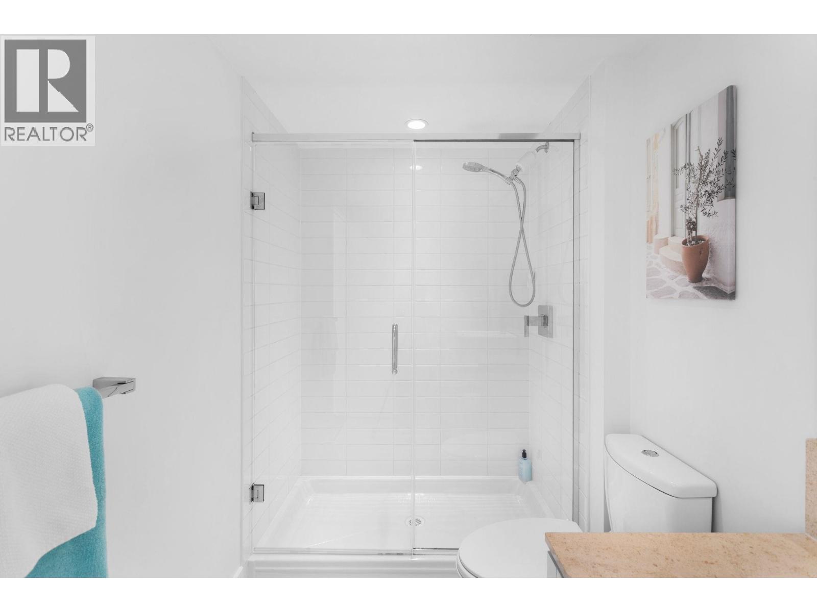306 158 W 13TH STREET, North Vancouver