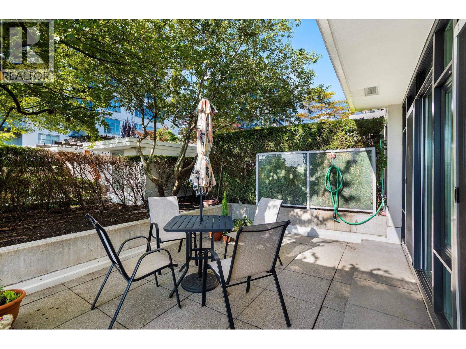 306 158 W 13TH STREET, North Vancouver