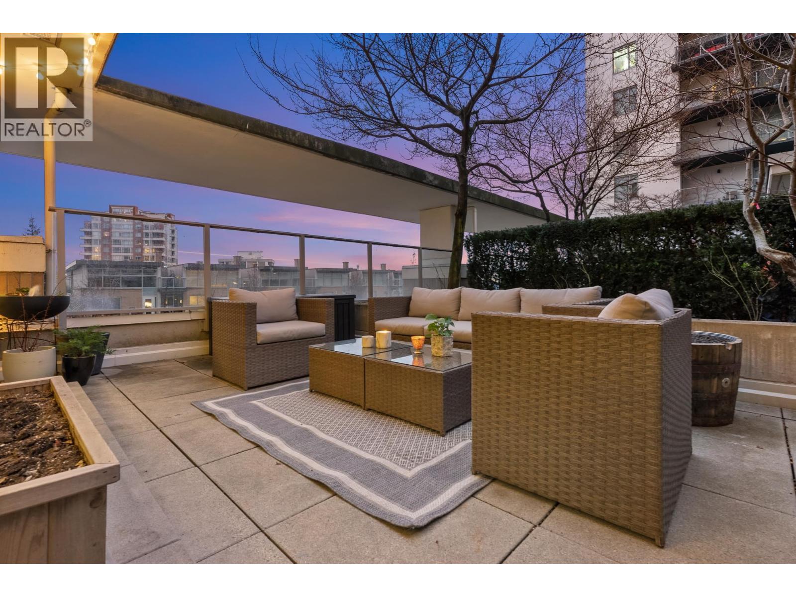 306 158 W 13TH STREET, North Vancouver