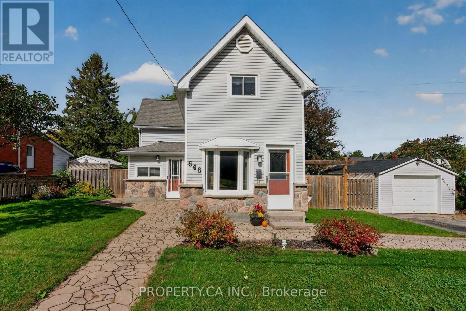 646 VICTORIA STREET - 2
