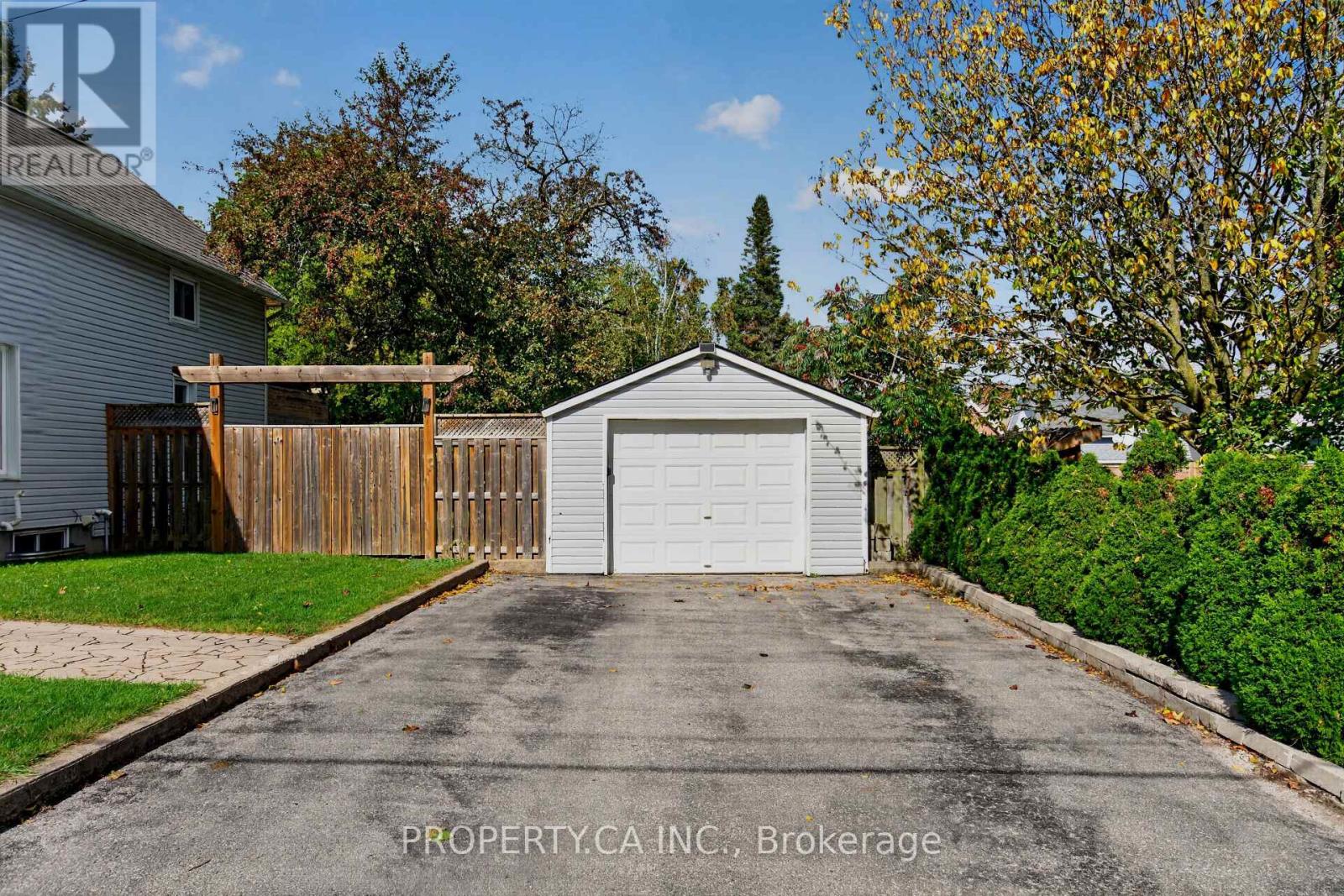 646 Victoria Street, Midland photo 3