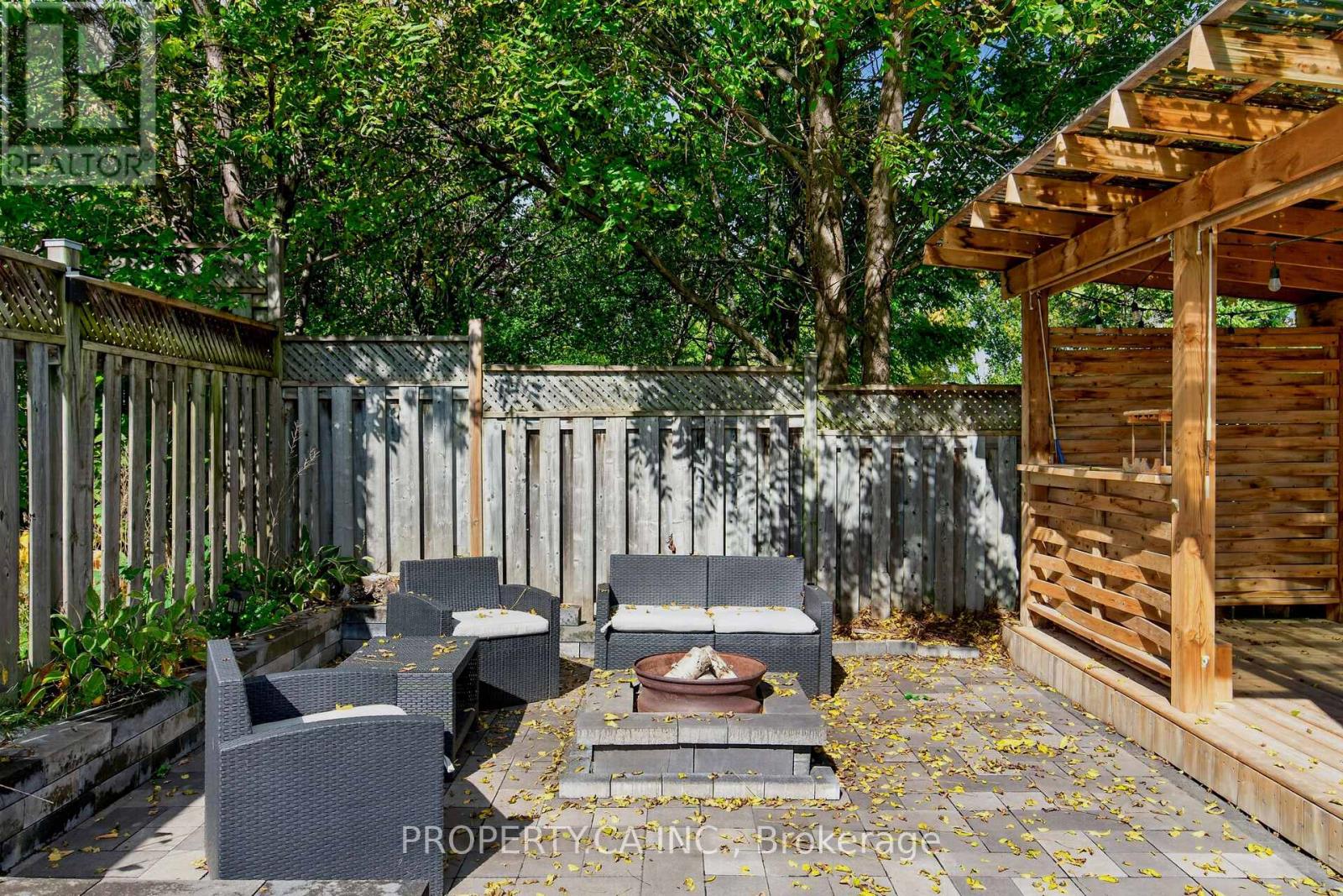 646 VICTORIA STREET - 43