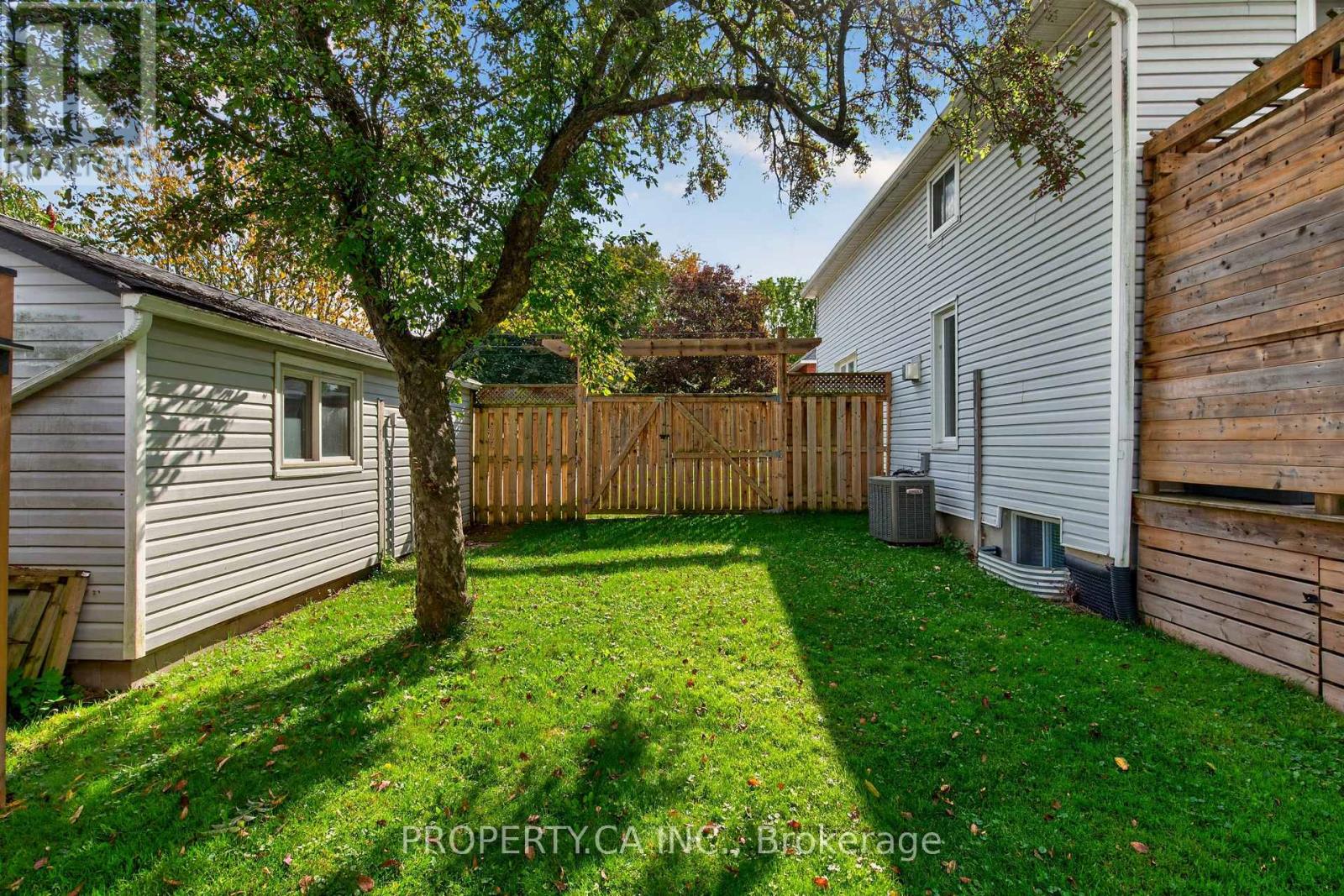 646 VICTORIA STREET - 48