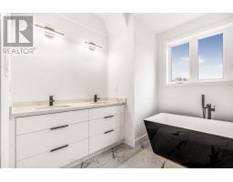 18 Alderwood Lane, Barrie, ON L4N3J2 Photo 14