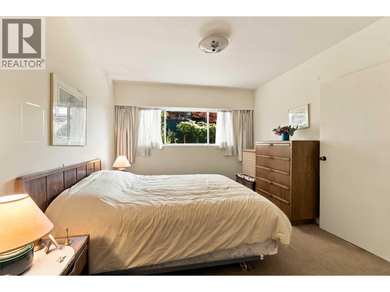 4243 DELBROOK AVENUE, North Vancouver