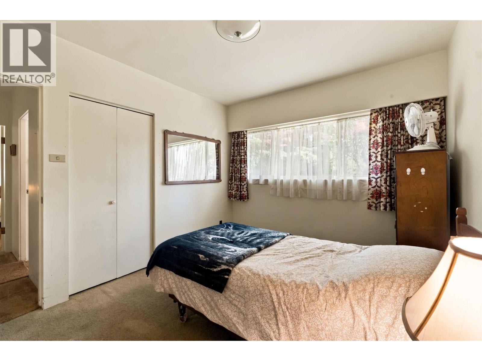 4243 DELBROOK AVENUE, North Vancouver