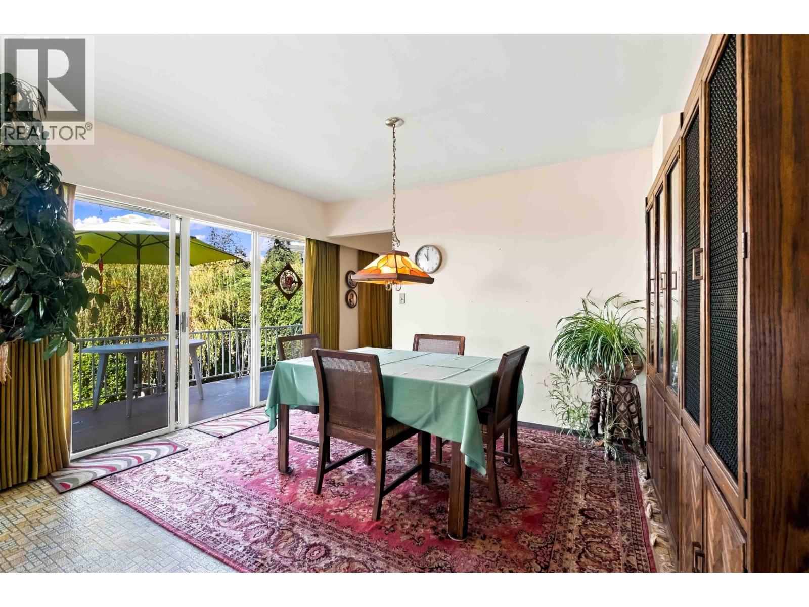 4243 DELBROOK AVENUE, North Vancouver