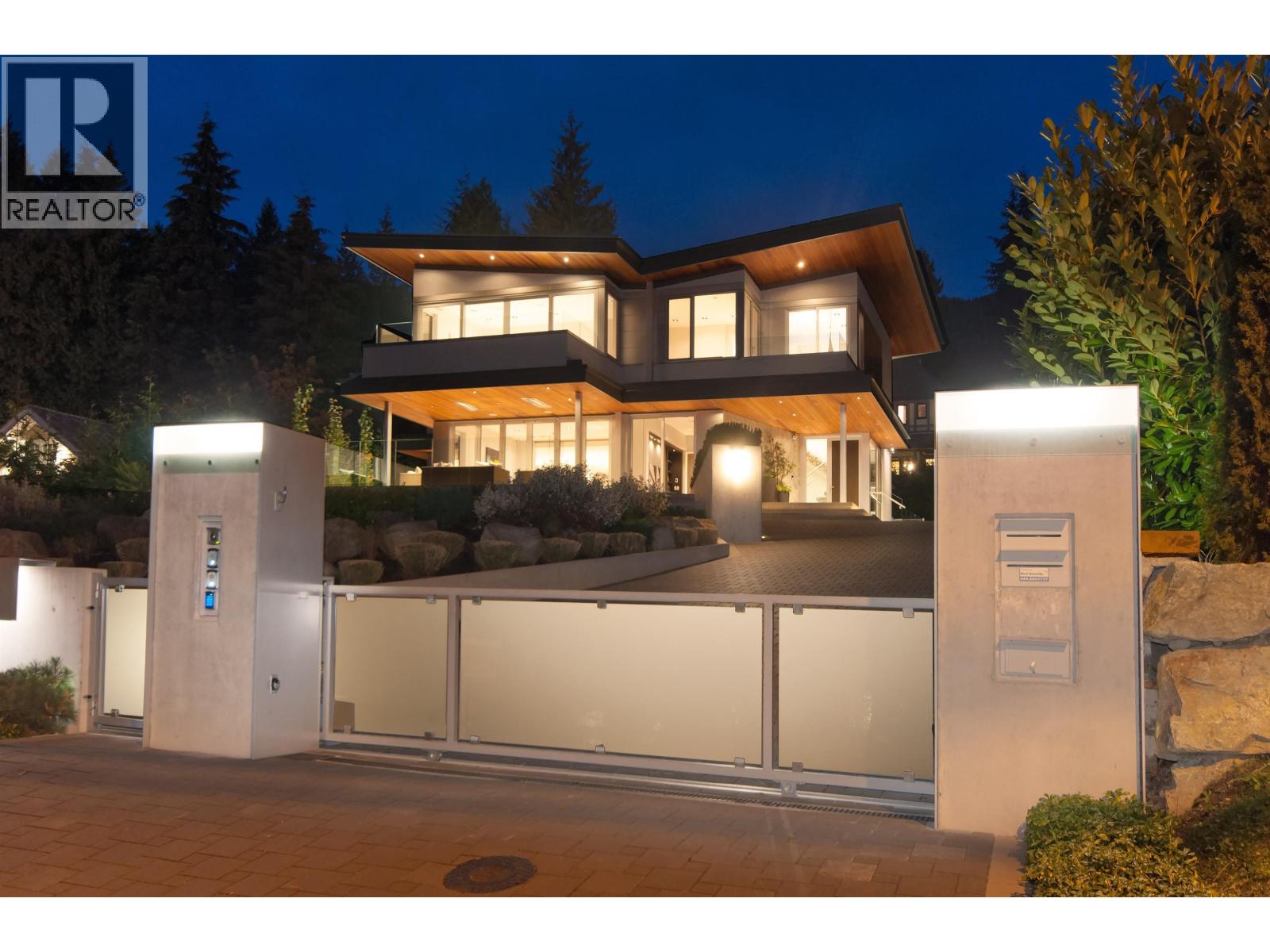 3023 MATHERS AVENUE, West Vancouver