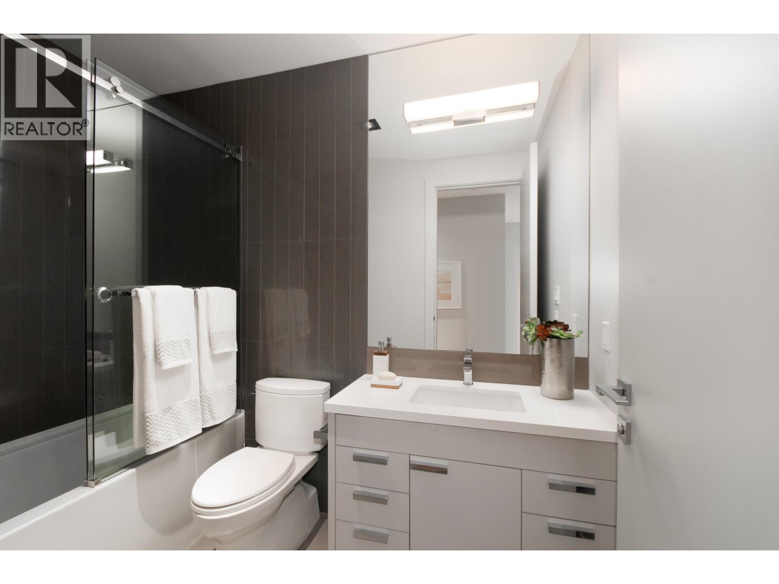 3023 MATHERS AVENUE, West Vancouver