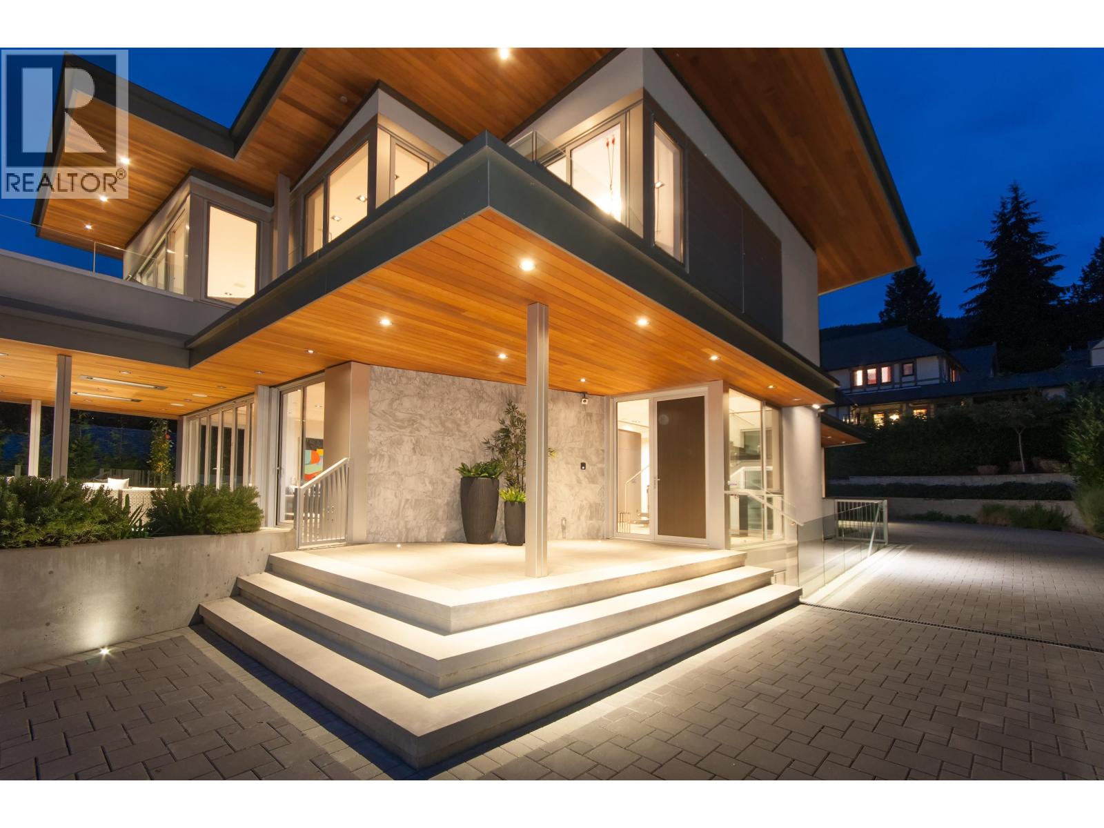 3023 MATHERS AVENUE, West Vancouver