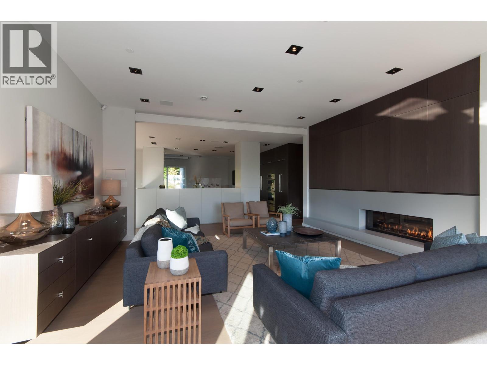 3023 MATHERS AVENUE, West Vancouver