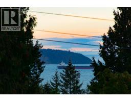 3023 Mathers Avenue, West Vancouver, BC V7V2K3 Photo 7