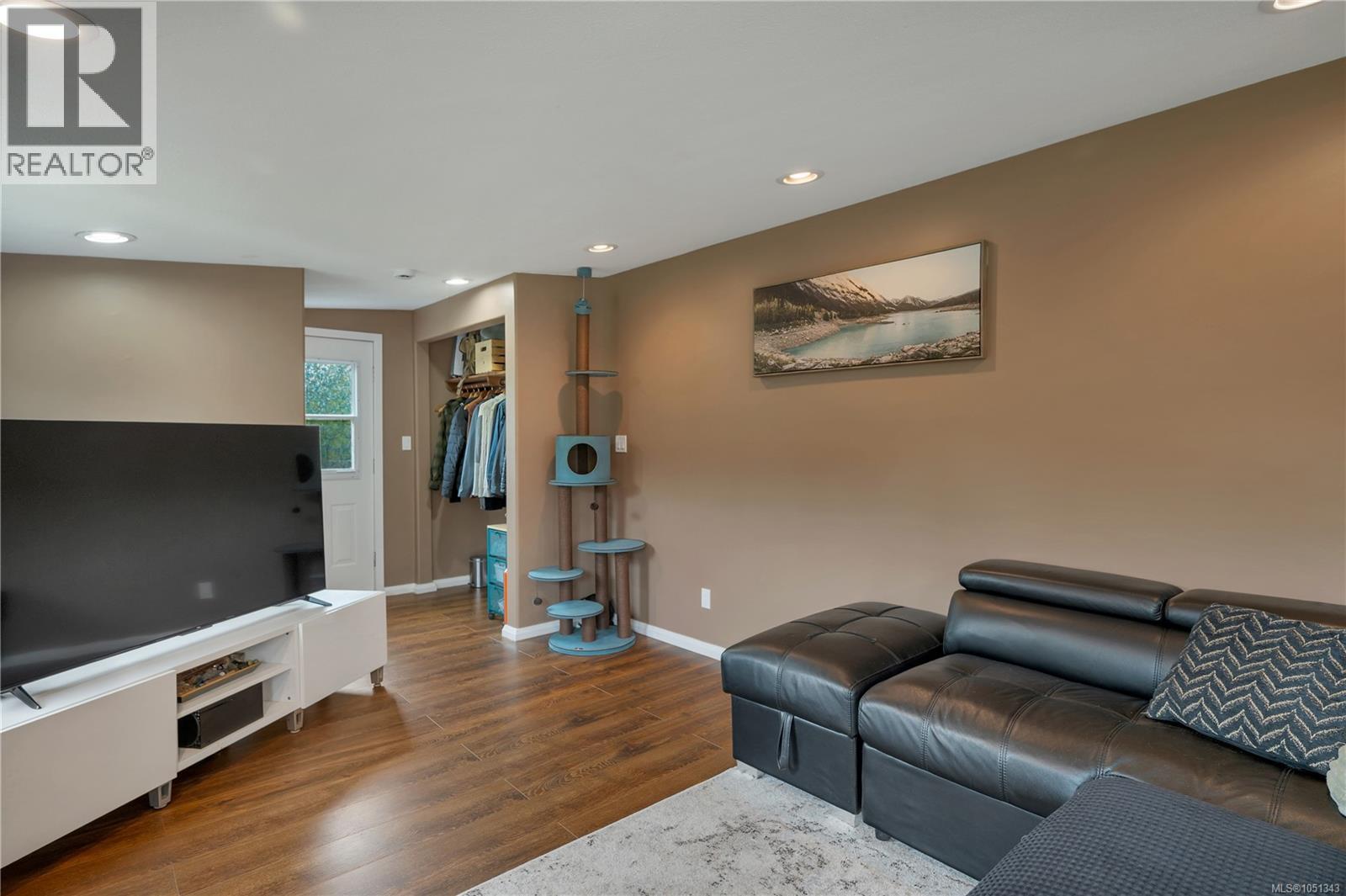 #81 5250 Beaver Harbour Rd - 3