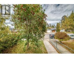 7409 37 Avenue NW - photo 4