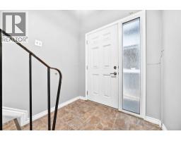 Kitchen - 7409 37 Avenue Nw, Calgary, AB T3B1W8 Photo 8