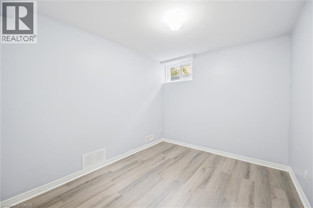 233 DEARBORN Boulevard Unit# Lower, Waterloo — photo 12