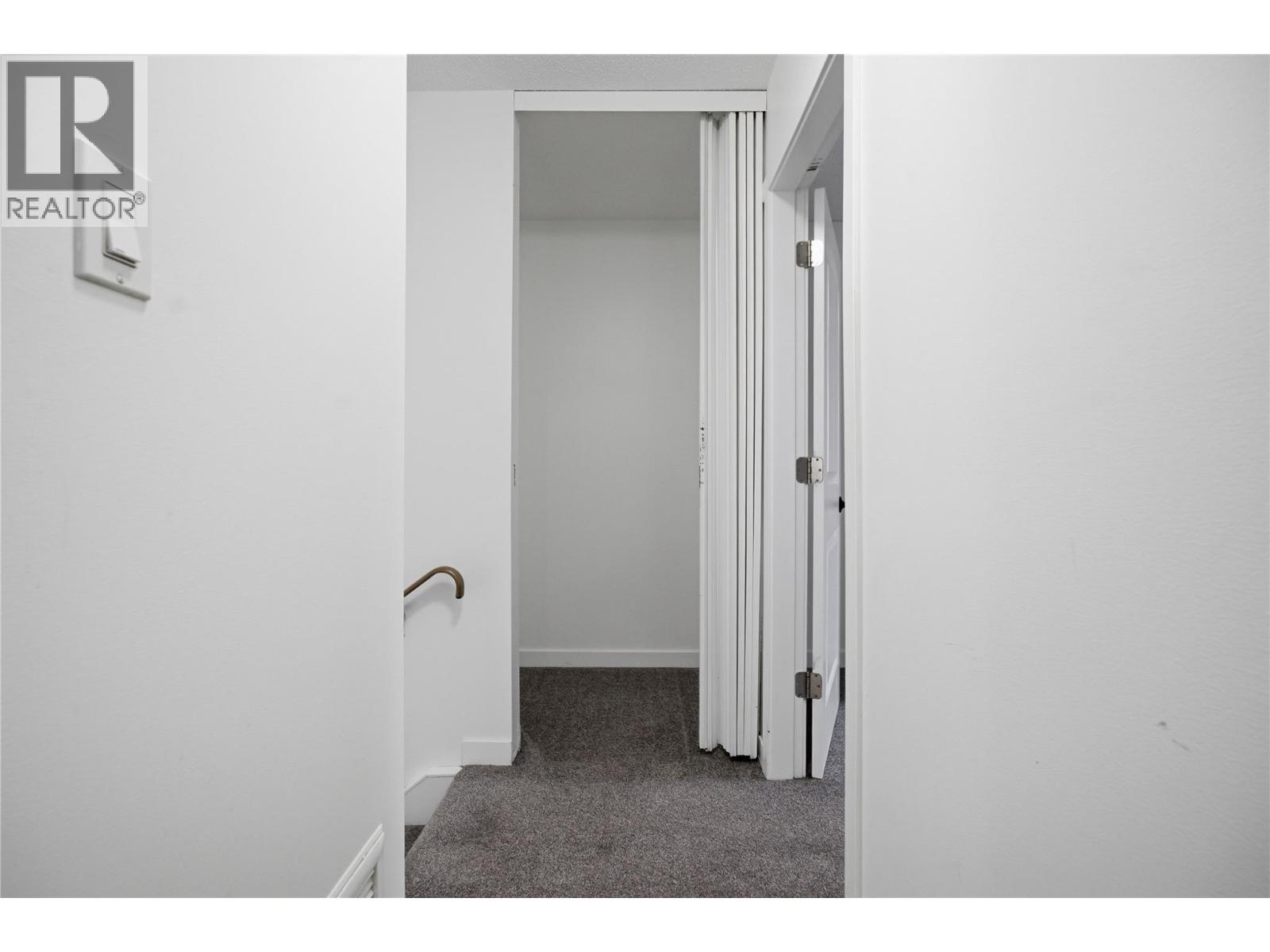 #53 1435 Summit Drive - 17