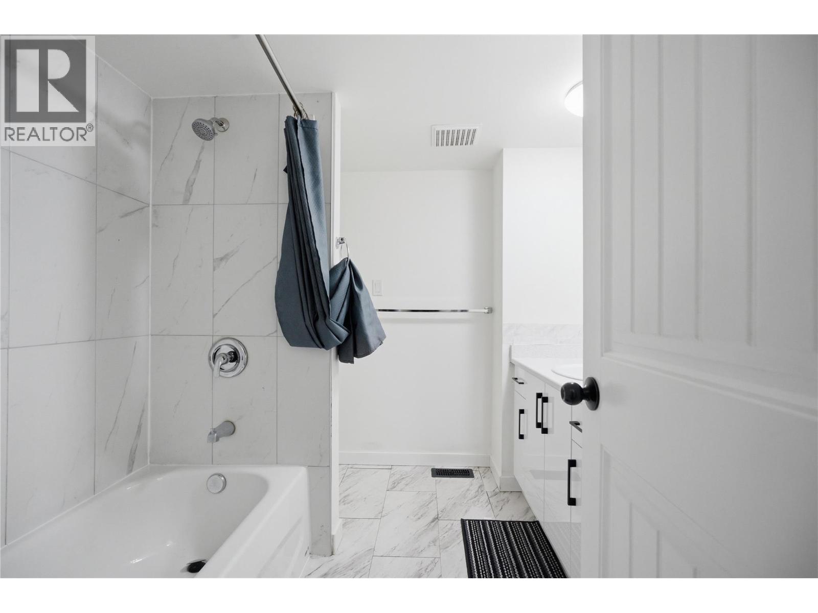 1435 Summit Drive Unit# 53, Kamloops