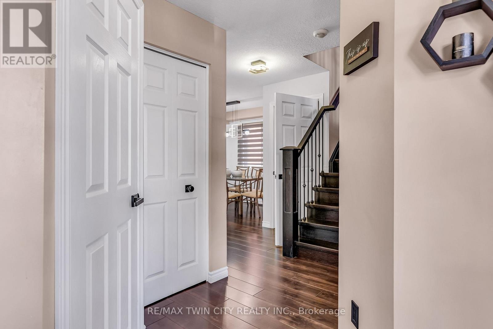 193 Mountain Laurel Crescent, Kitchener, ON photo 4