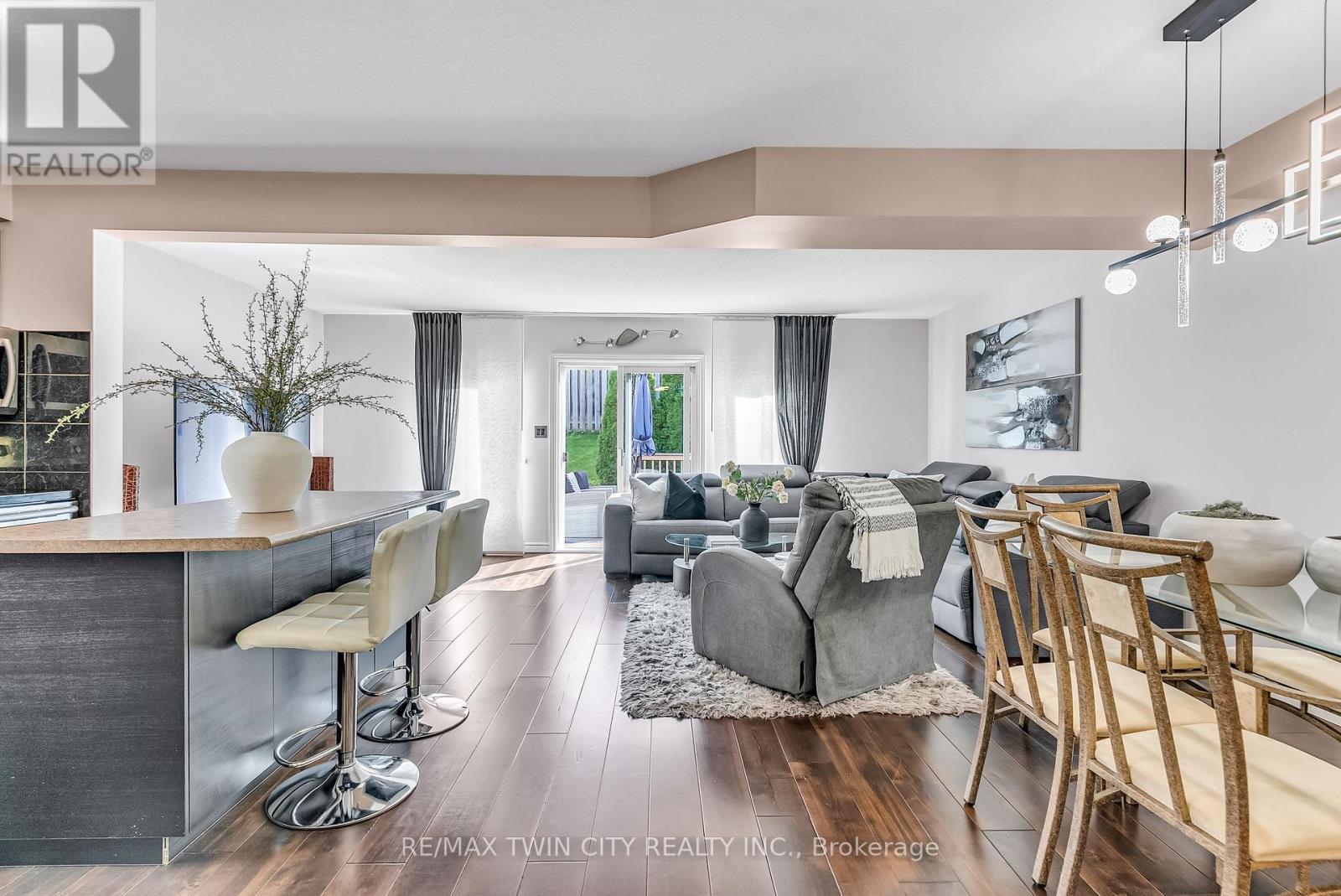 193 Mountain Laurel Crescent, Kitchener, ON photo 5