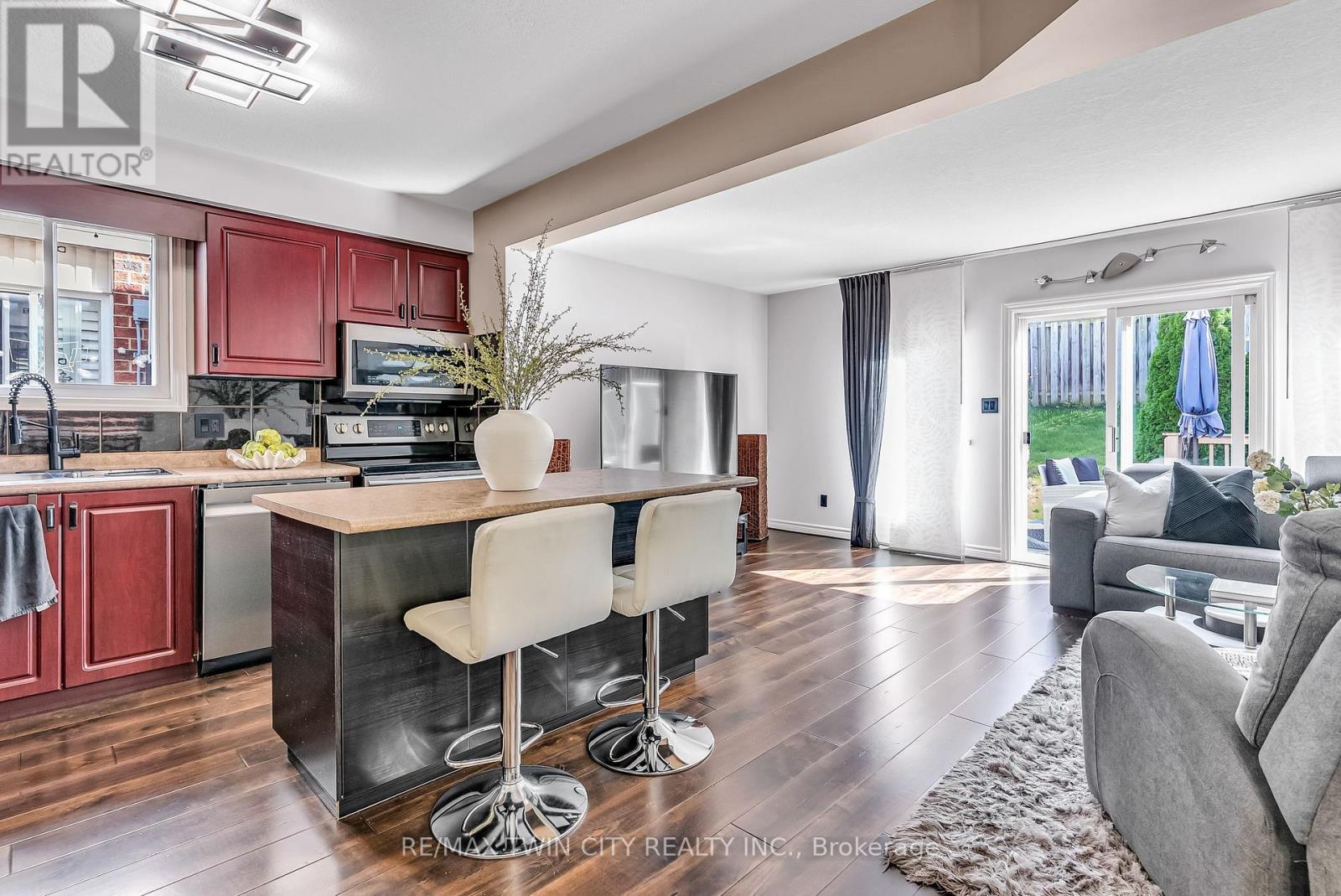 193 Mountain Laurel Crescent, Kitchener, ON photo 6