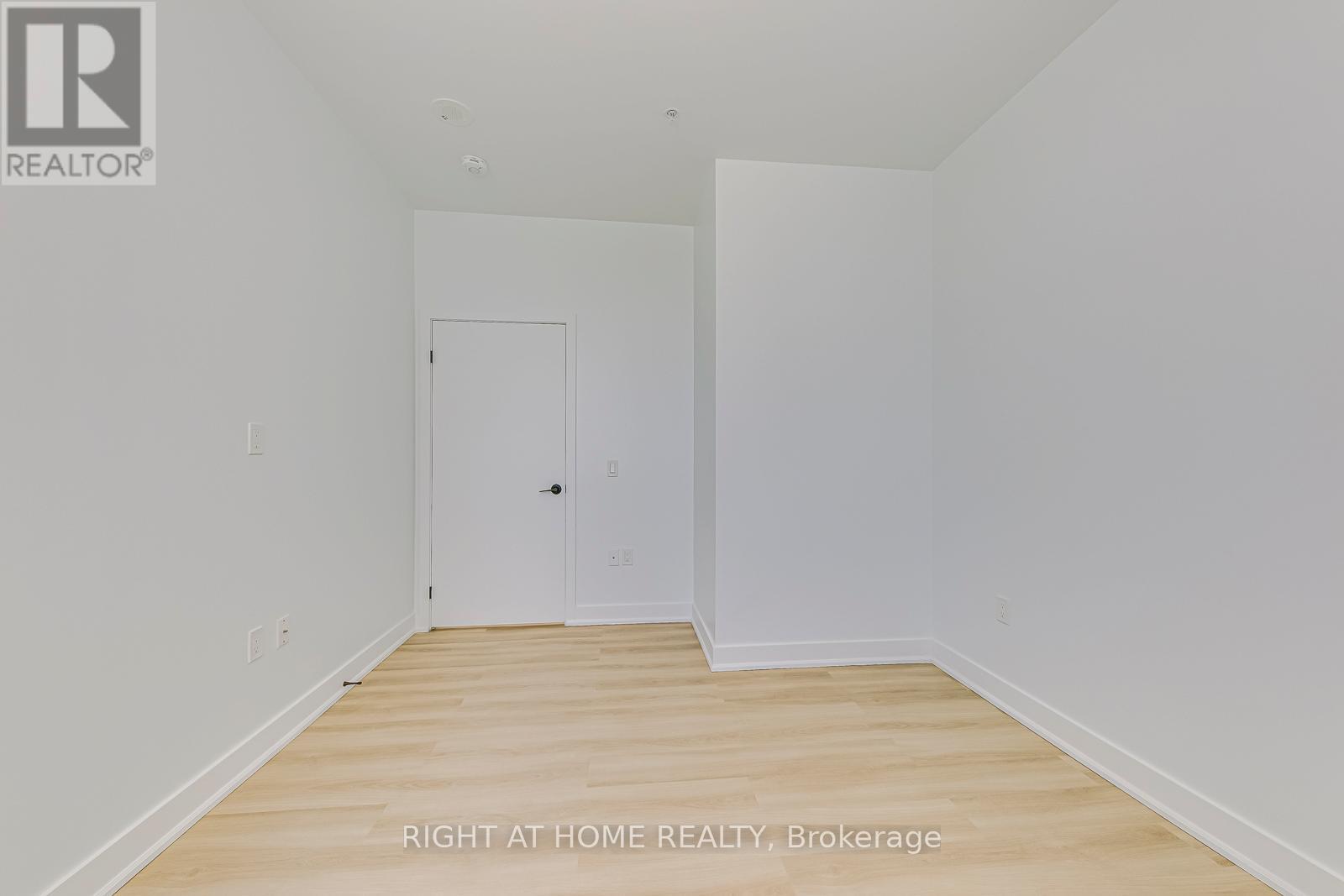 100 Garment Street — photo 25
