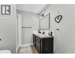 8 Ross View Bay Se, Medicine Hat, AB T1B3H9 Photo 29