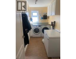 Laundry room - 702 Hamilton Ave, Nanaimo, BC V9R4G6 Photo 9