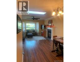 Entrance - 702 Hamilton Ave, Nanaimo, BC V9R4G6 Photo 8