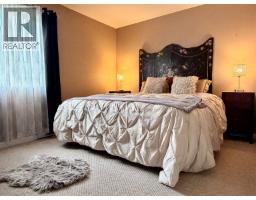 7566 Bridge Lake Business Route, 100 Mile House, BC V0K1E0 Photo 10