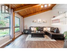 49 Iroquois Crescent W, Lethbridge, AB T1K5J3 Photo 10