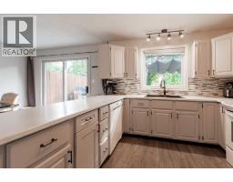 49 Iroquois Crescent W, Lethbridge, AB T1K5J3 Photo 15