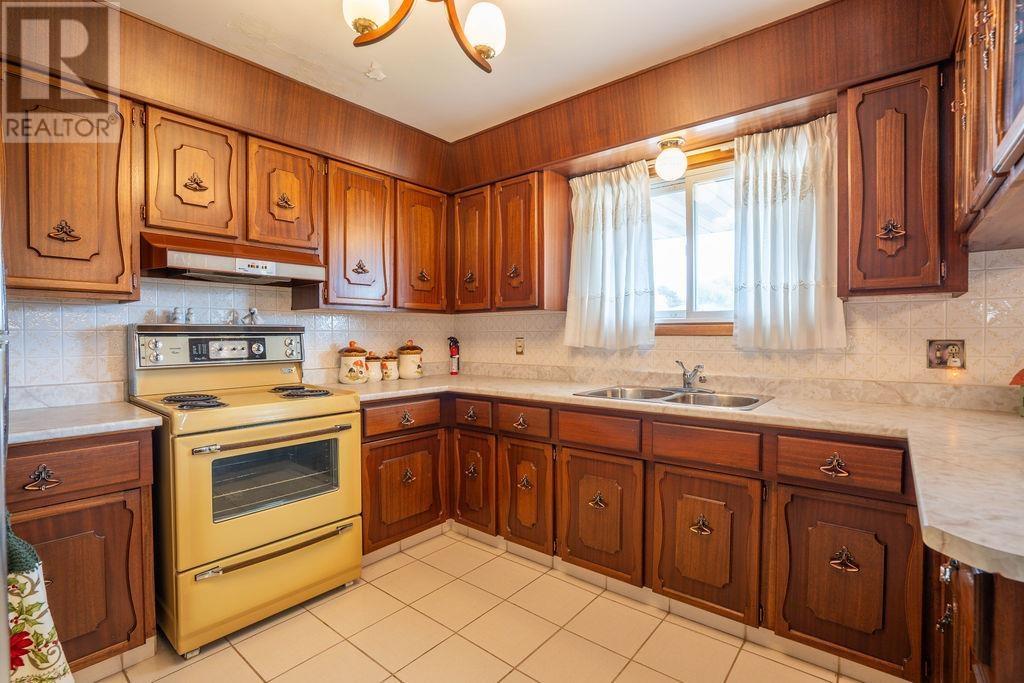 285 Spadina AVE - 9