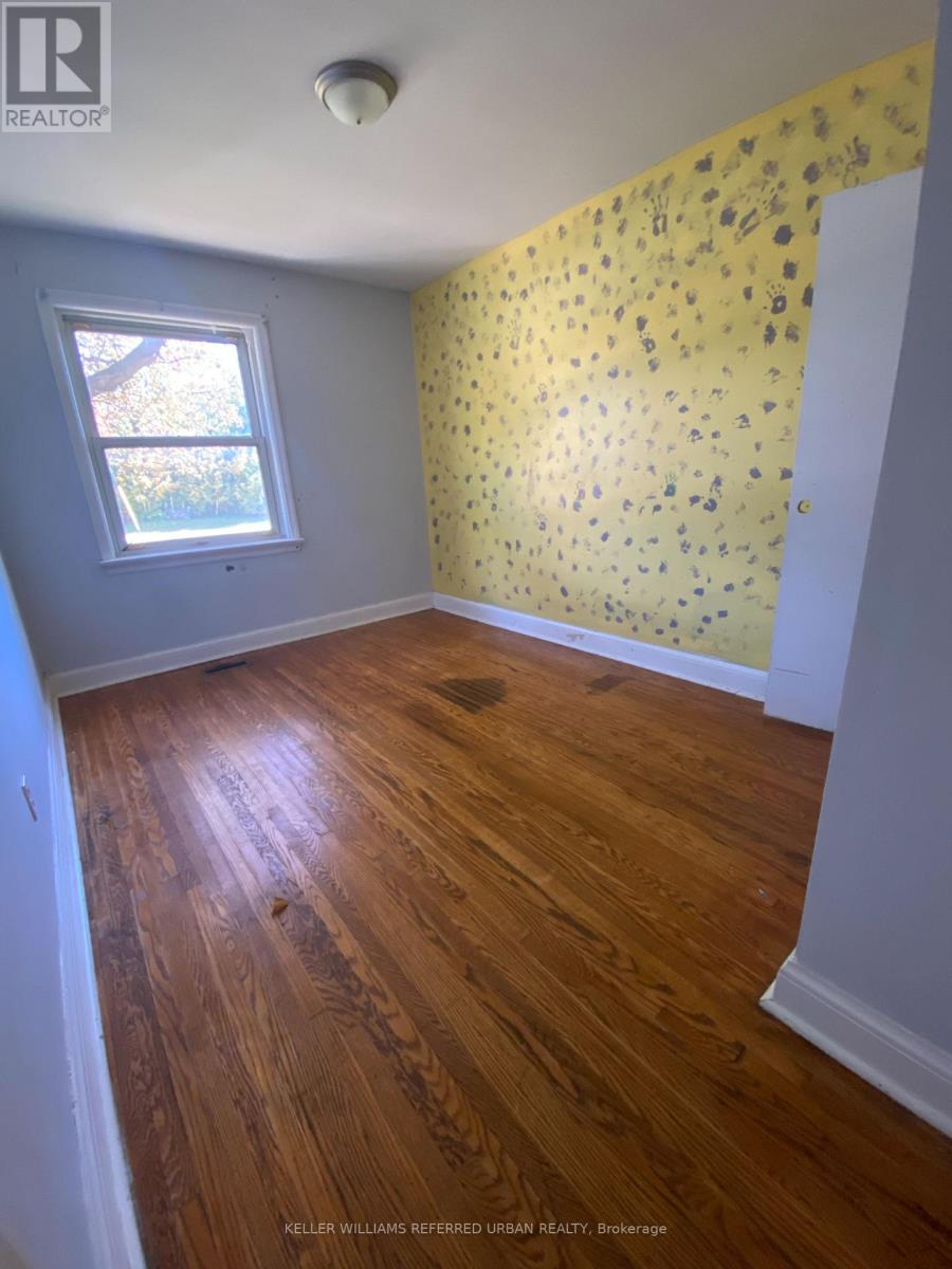 32 AMESBURY DRIVE - 9