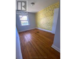 32 Amesbury Drive, Toronto, ON M6M4H4 Photo 9