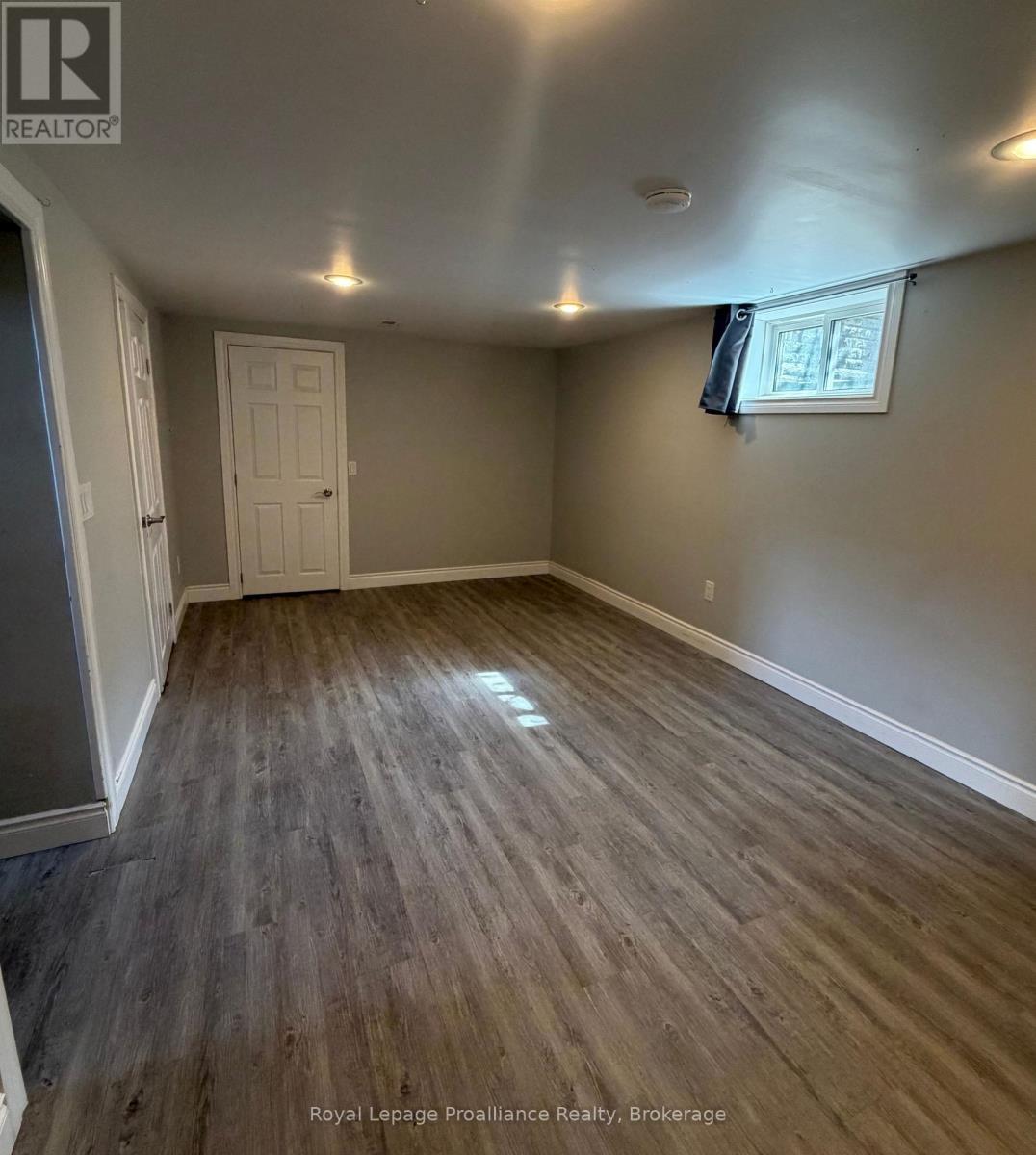39 SMITH CRESCENT, Belleville — photo 2