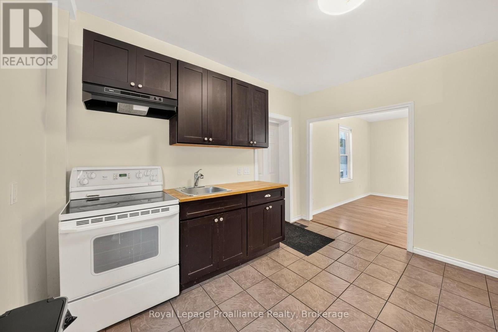 37 Lorne Avenue, Quinte West, ON photo 13