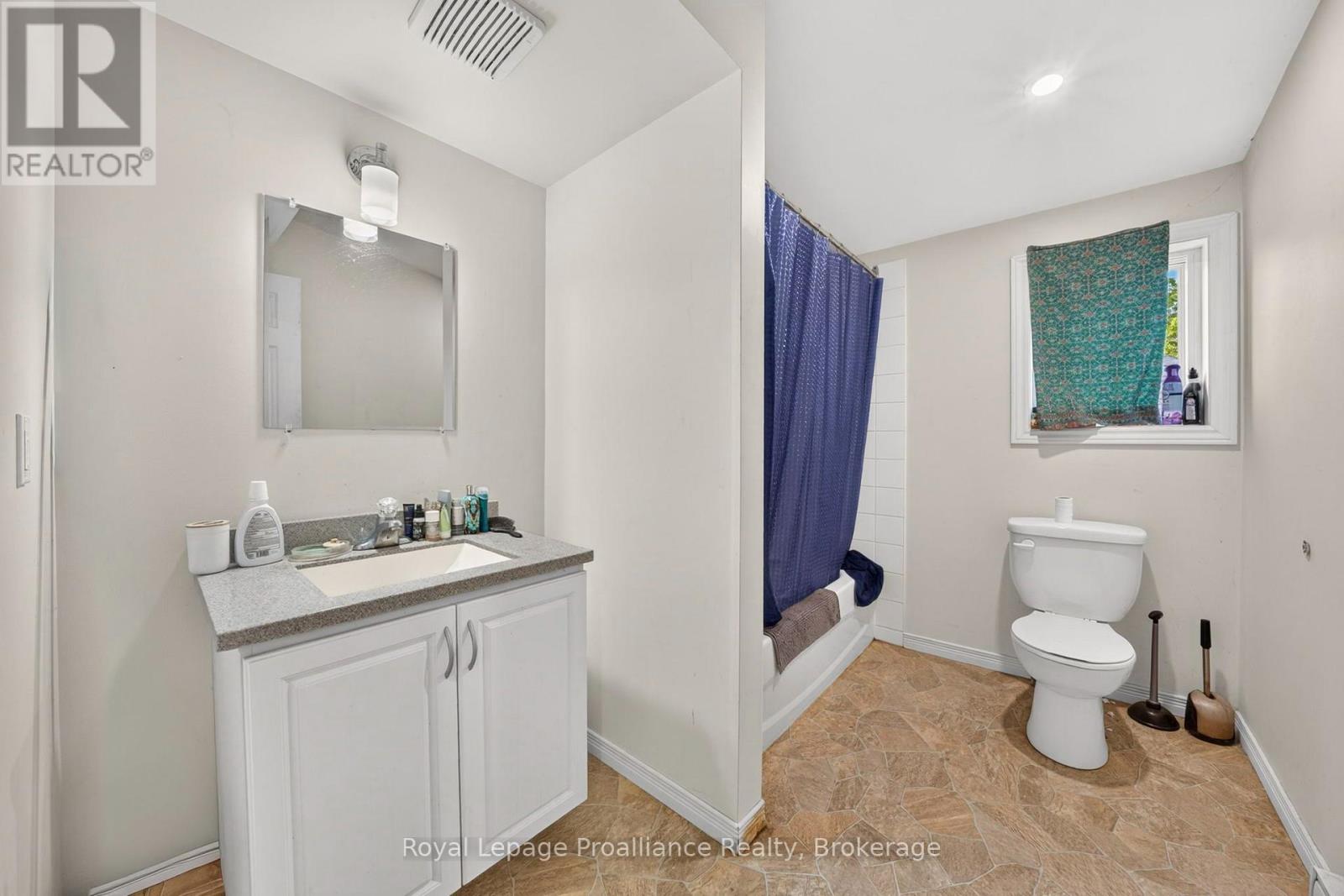 37 Lorne Avenue, Quinte West, ON photo 40