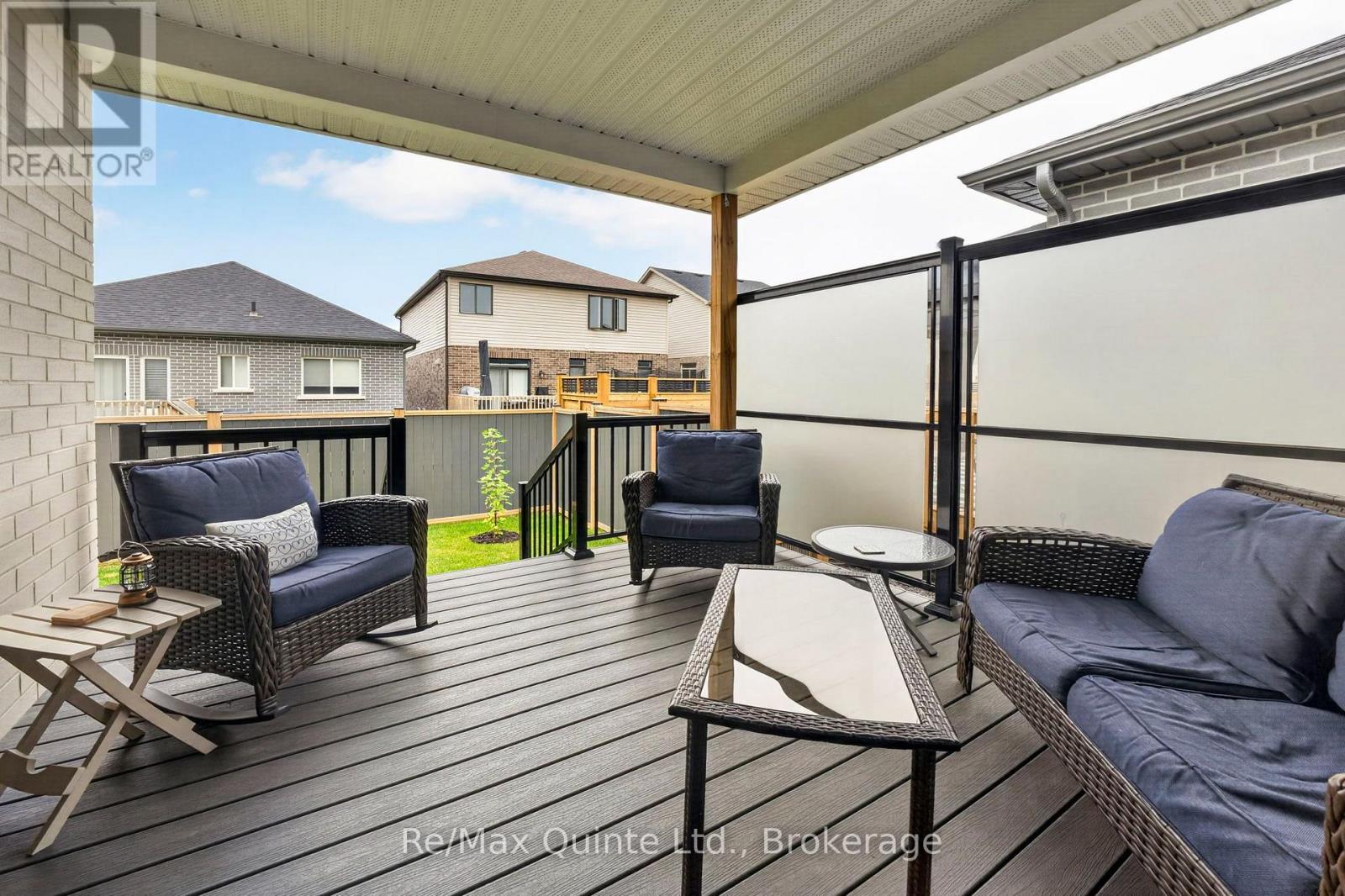 9 PEACE RIVER STREET - 19