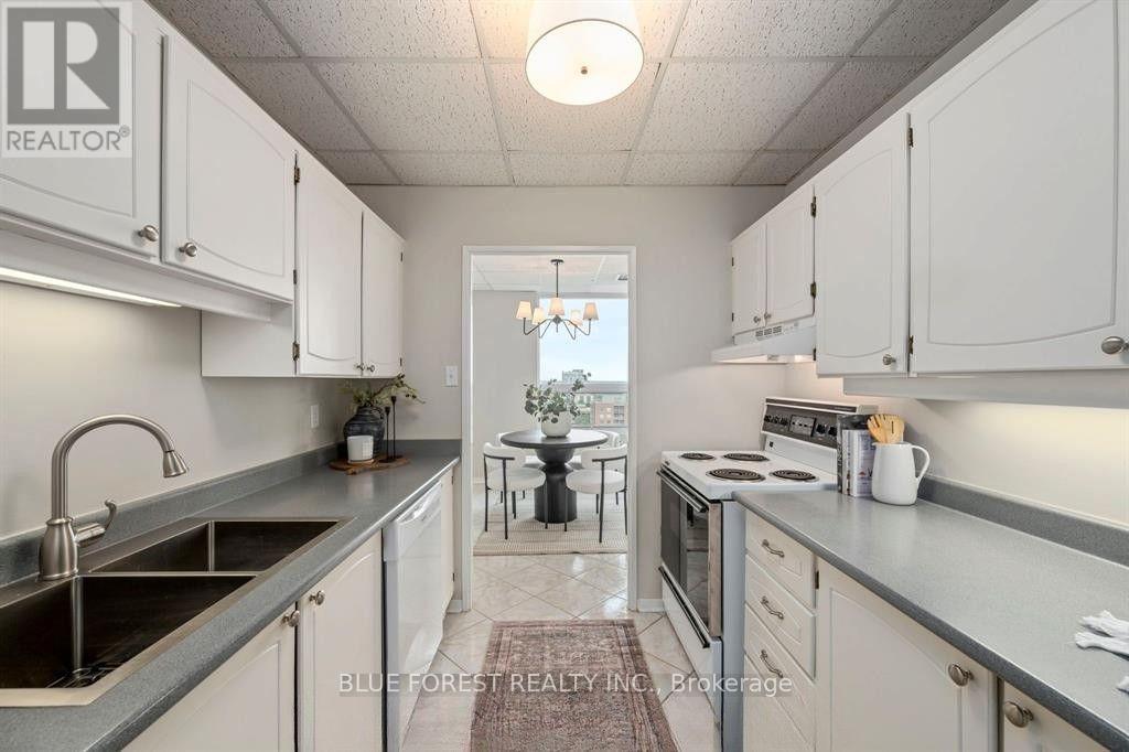 389 Dundas Street — photo 8