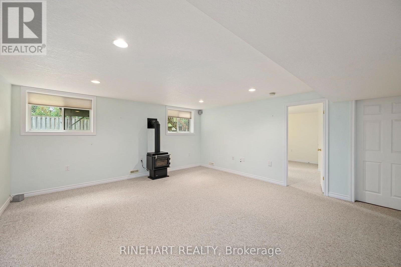 #17 121 MEADOWCREEK DRIVE - Image 21