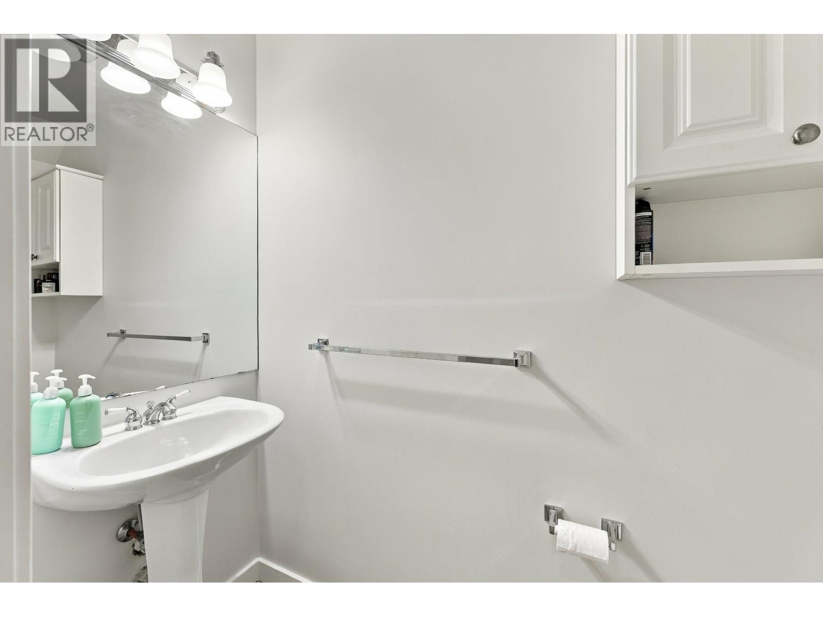 246 600 PARK CRESCENT, New Westminster