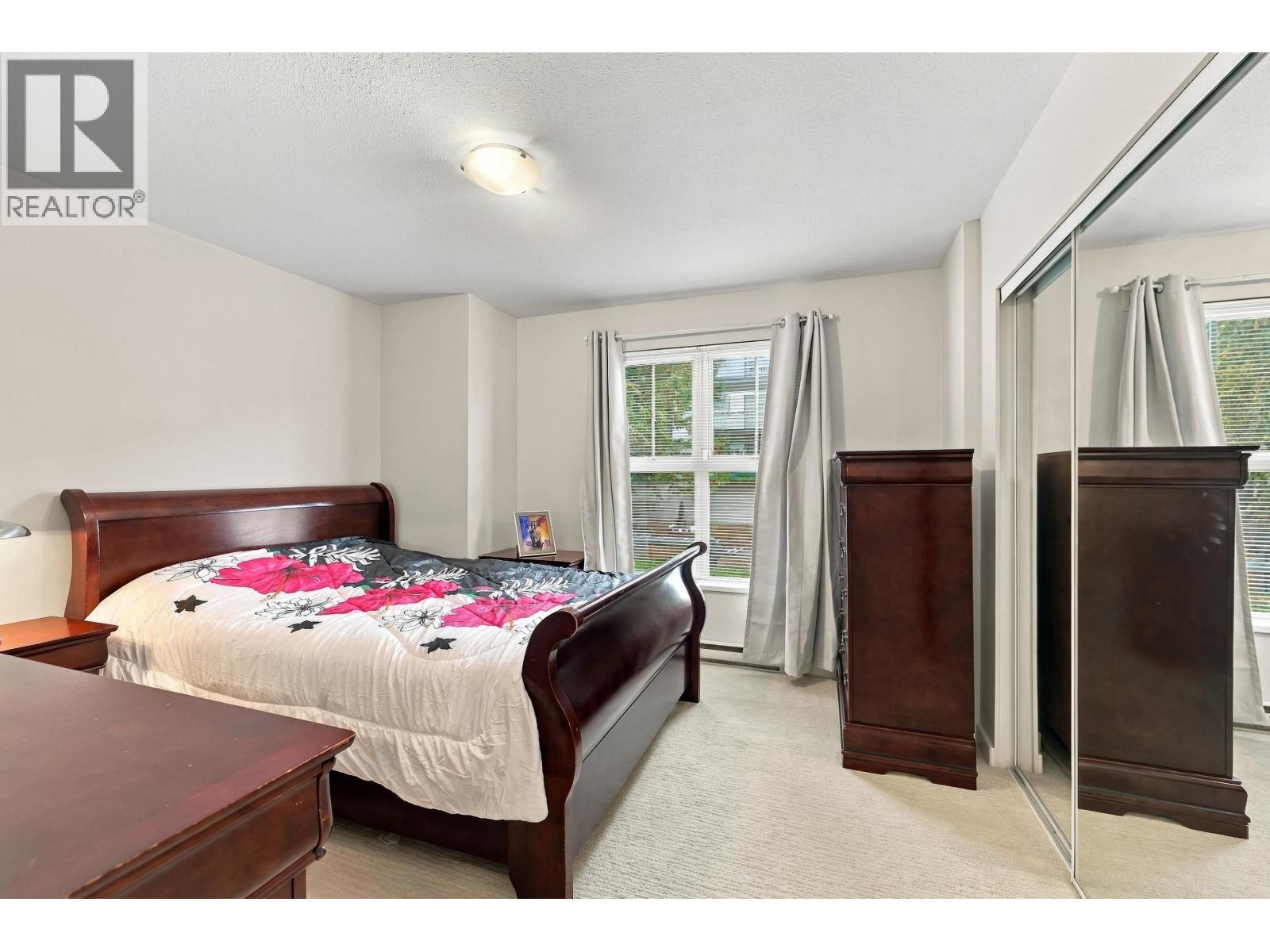 246 600 PARK CRESCENT, New Westminster