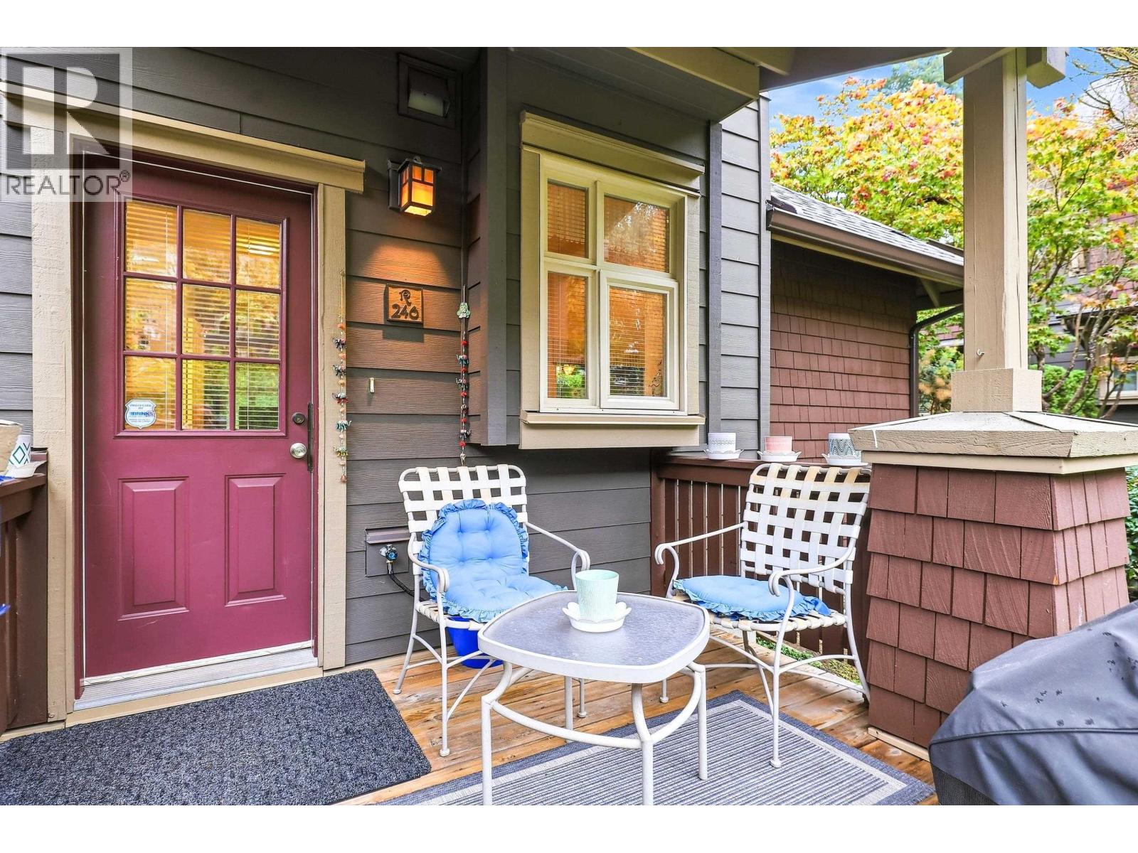 246 600 PARK CRESCENT, New Westminster
