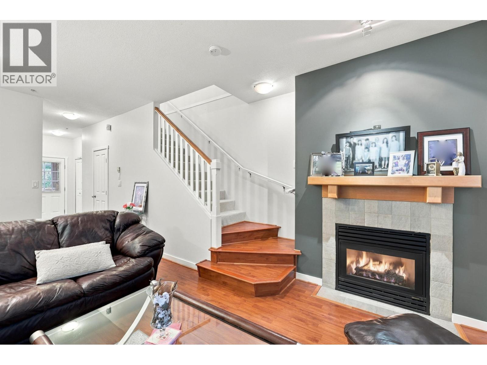 246 600 PARK CRESCENT, New Westminster