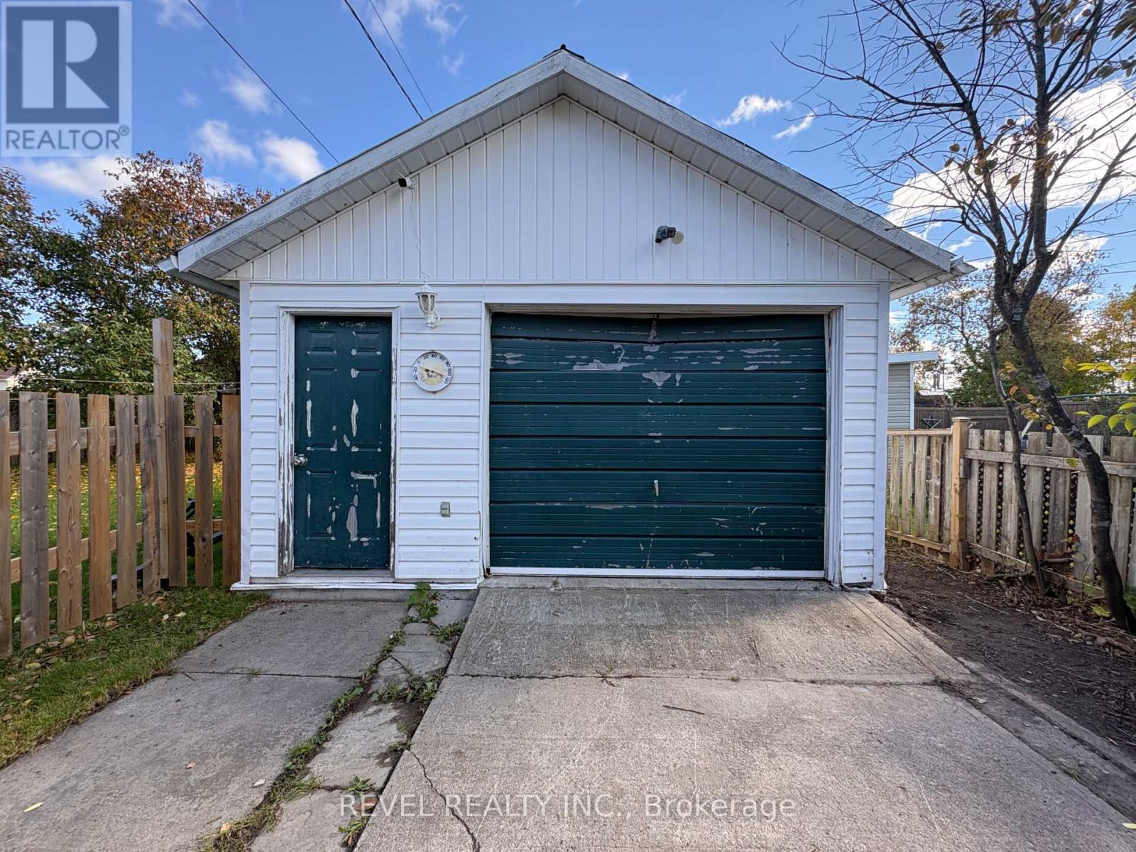 106 FIFTEENTH AVENUE - Image 23