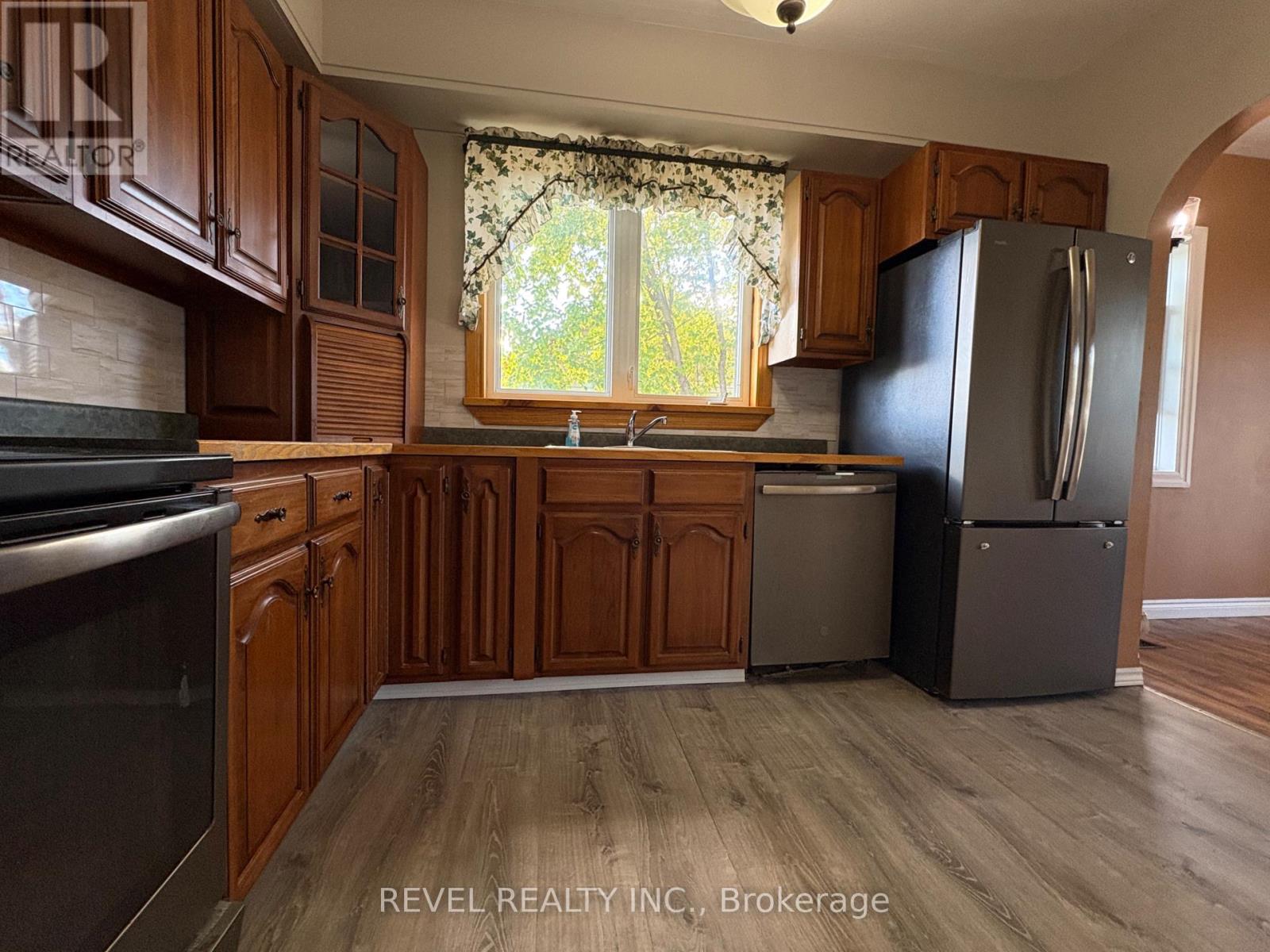 106 FIFTEENTH AVENUE - 8