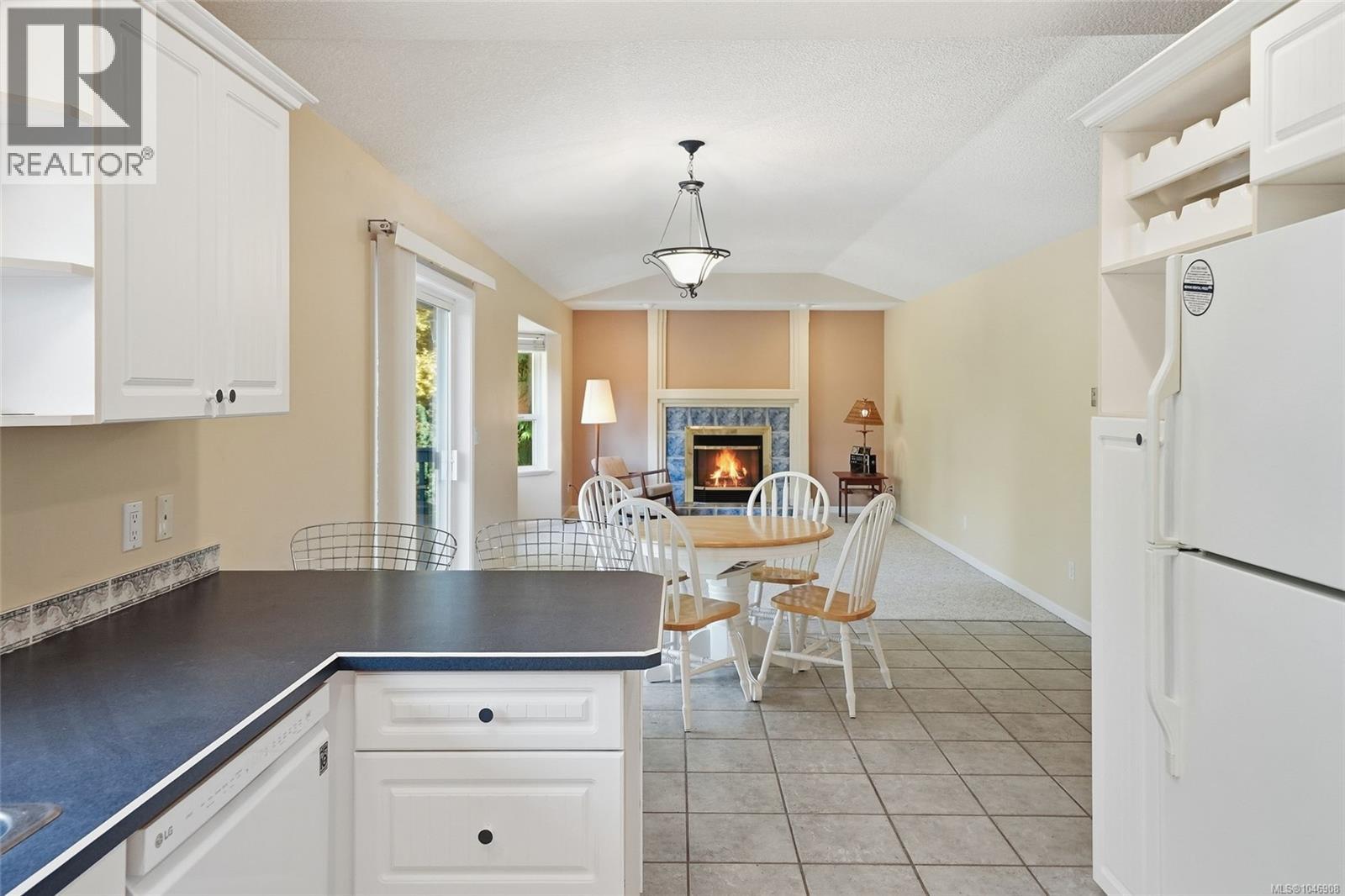 821 Shorewood Dr - 11